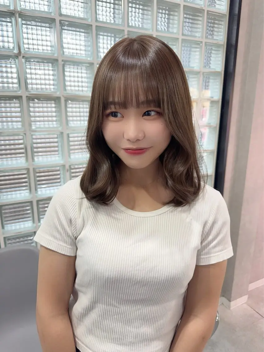ミディアム カラー ミディアムレイヤー ベージュカラー ブリーチ ブラウンカラー ショコラブラウン カット ヘアカラー トリートメント 赤み無し柔らかカラー 【梅田】madokaのヘアスタイル