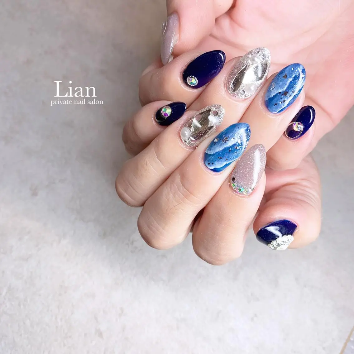 ネイル ブルー キラキラネイル ニュアンスネイル nailsalon Lenoaのネイルデザイン