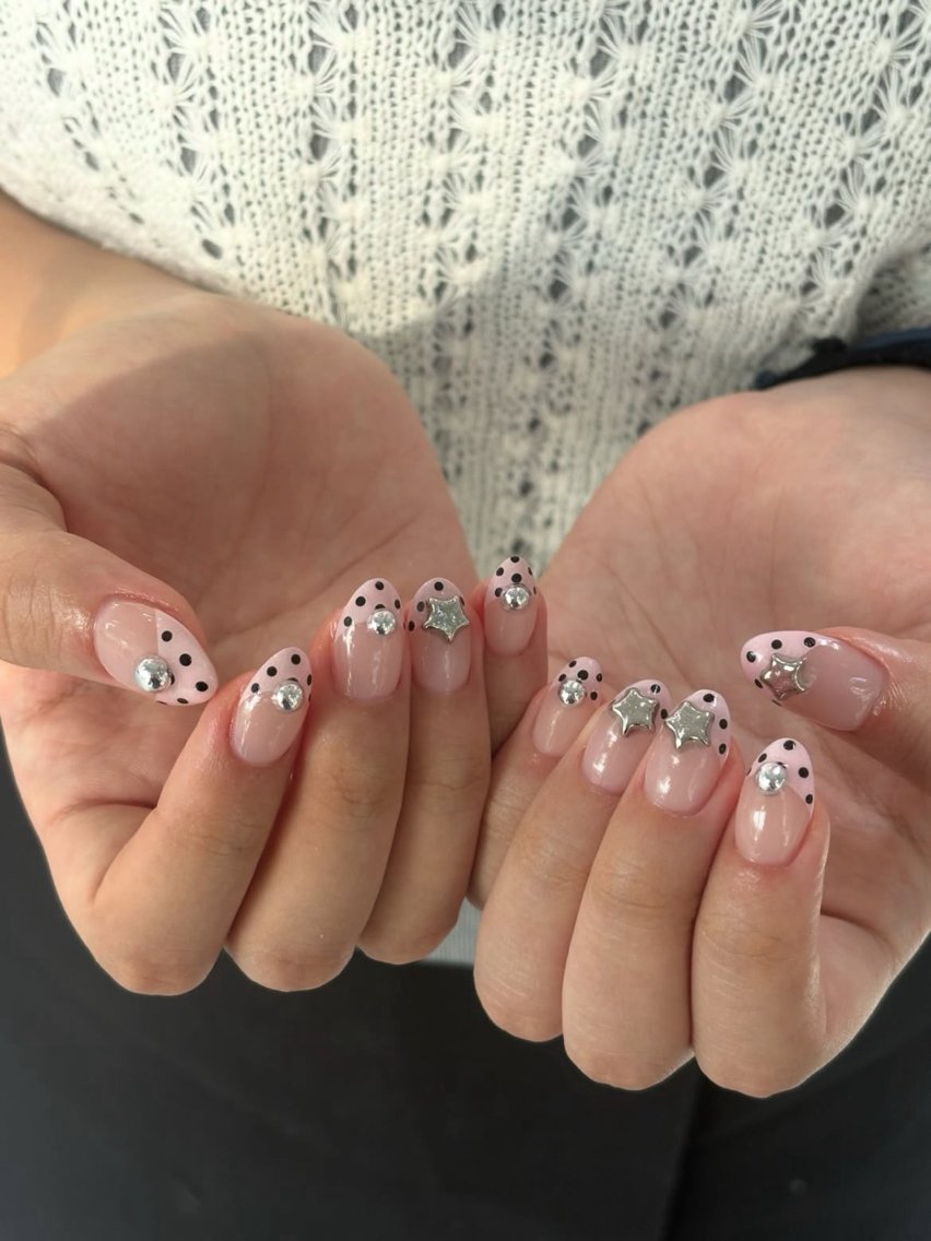 ネイル アートネイル フレンチネイル ジェルネイル キラキラネイル 韓国ネイル ハンドネイル ICE Nailsのネイルデザイン