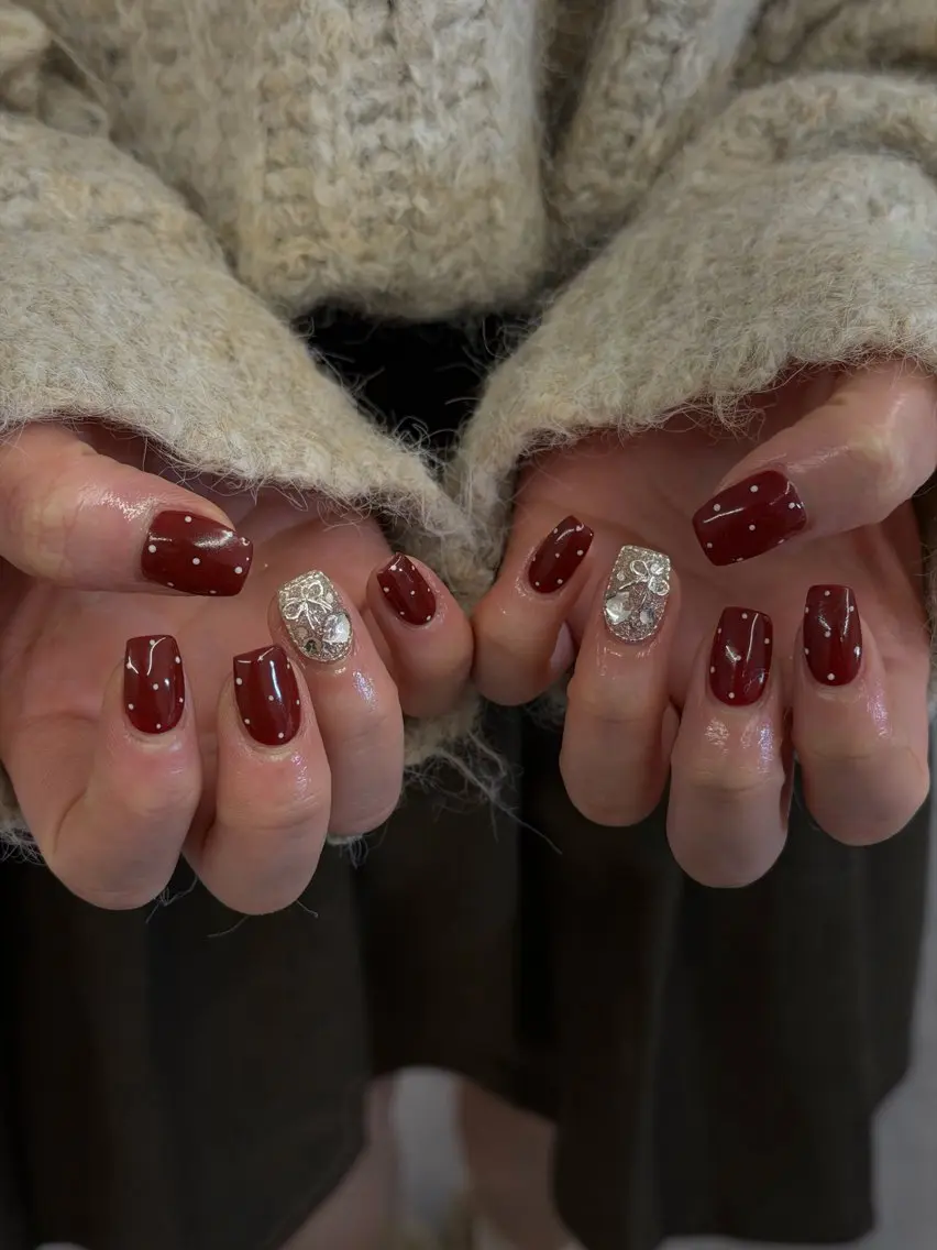ネイル ボルドー ジェルネイル キラキラネイル マグネットネイル ニュアンスネイル ハンドネイル ハンドケア Bana_ Nailのネイルデザイン