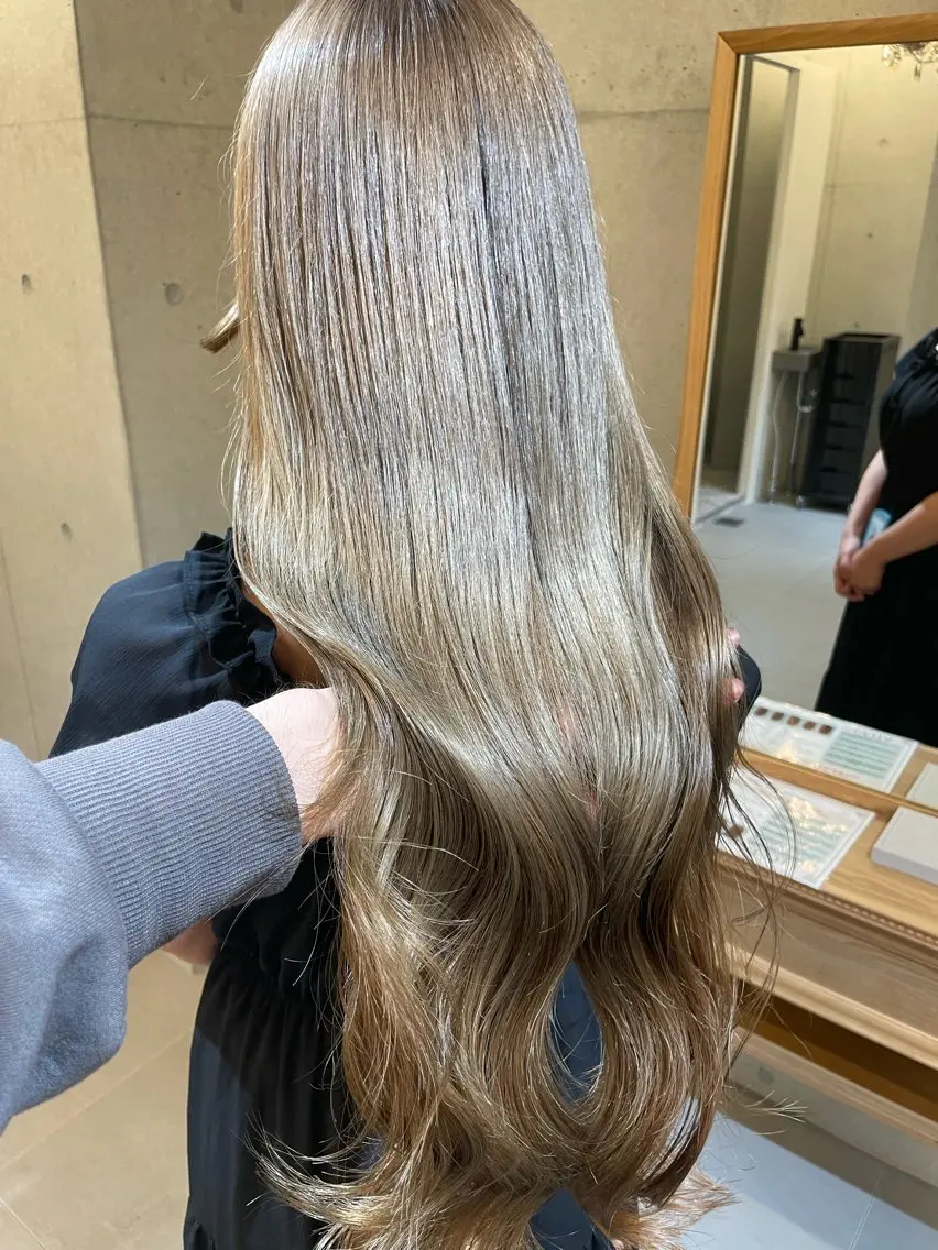 ロング カラー ブリーチ ヘアカラー トリートメント 羽田翔大/ブリーチ/ レイヤー/店長のヘアスタイル