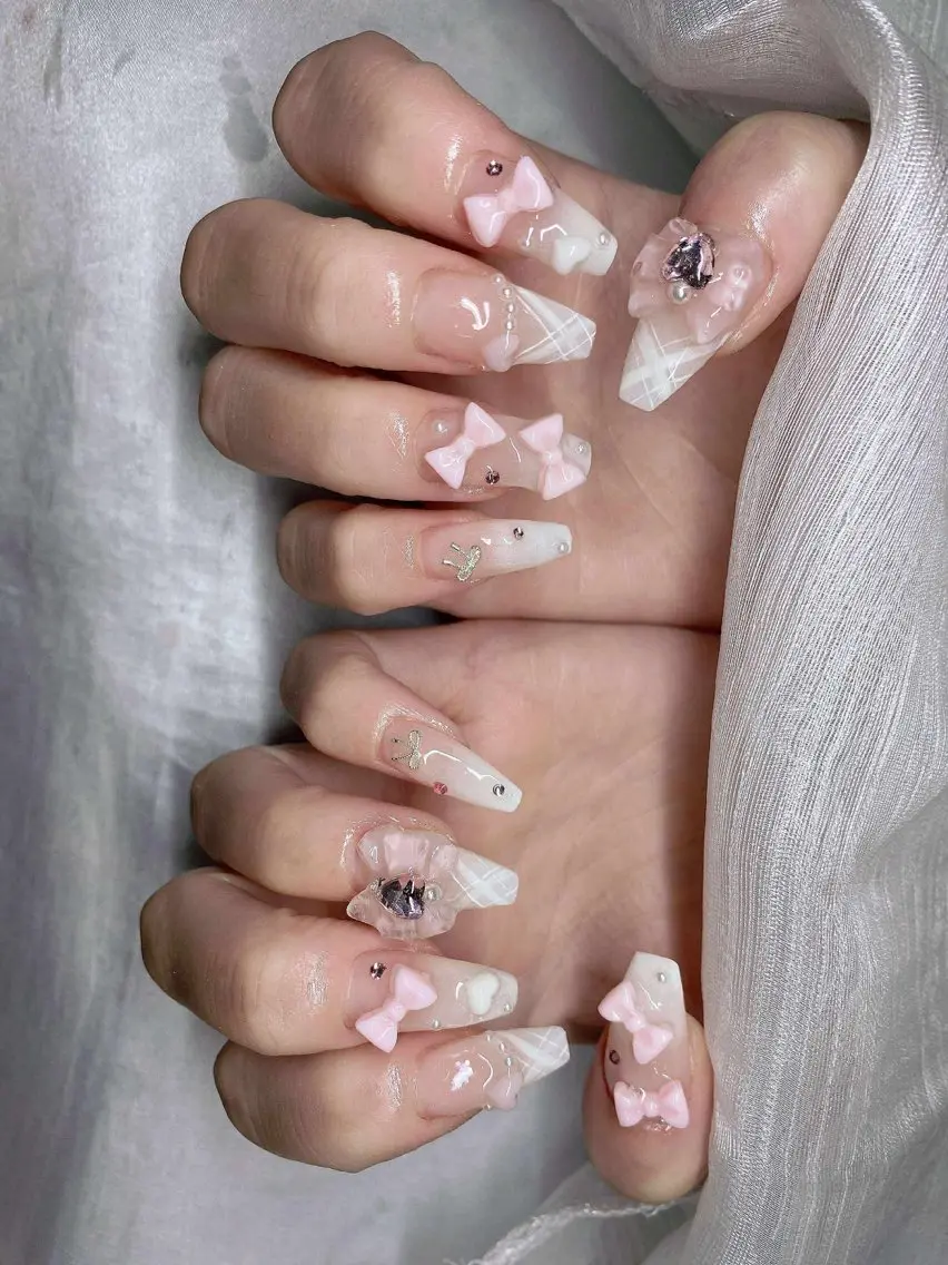 ネイル 長さ出し グラデーション 卒業式 キラキラネイル マグネットネイル ハンドネイル Lee Nailsのネイルデザイン