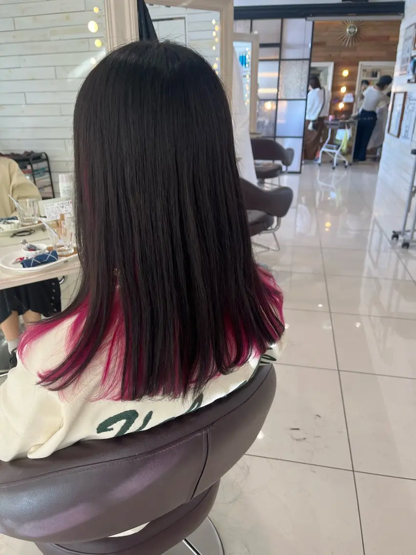 ロング ヘアカラー らいむ/レイヤー/ /イヤリングカラーのヘアスタイル