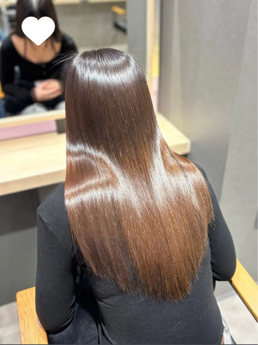 ロング 縮毛矯正 岡 茉梨花のヘアスタイル