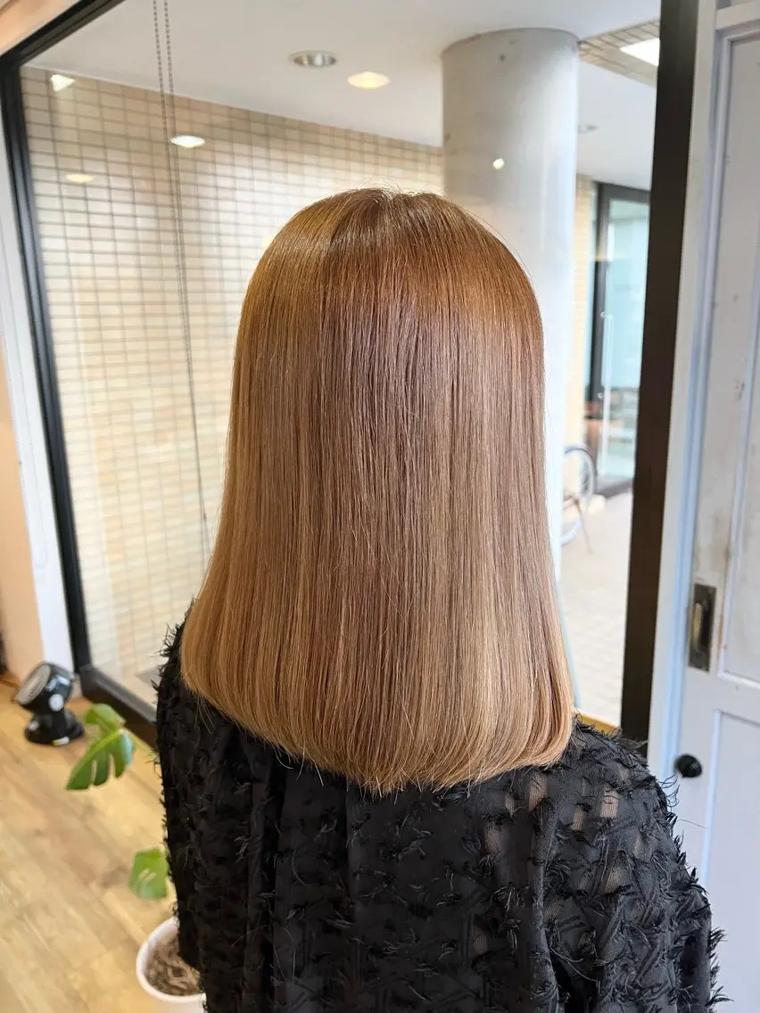 セミロング カラー アッシュ ベージュカラー ヘアカラー トリートメント ツキダテ ユイのヘアスタイル
