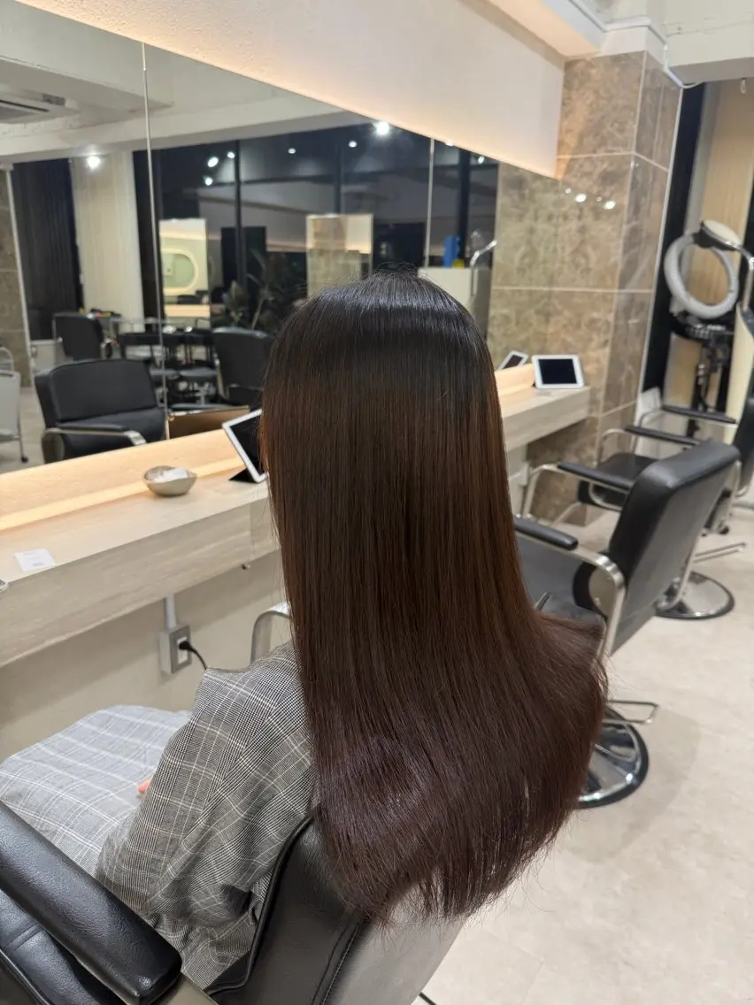 ミディアム 縮毛矯正 C H i R iのヘアスタイル