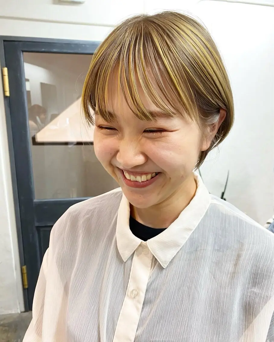 【セクションブリーチ】【インナーカラー】部分ケアブリーチ+カラー+カット+2stepトリートメントの写真