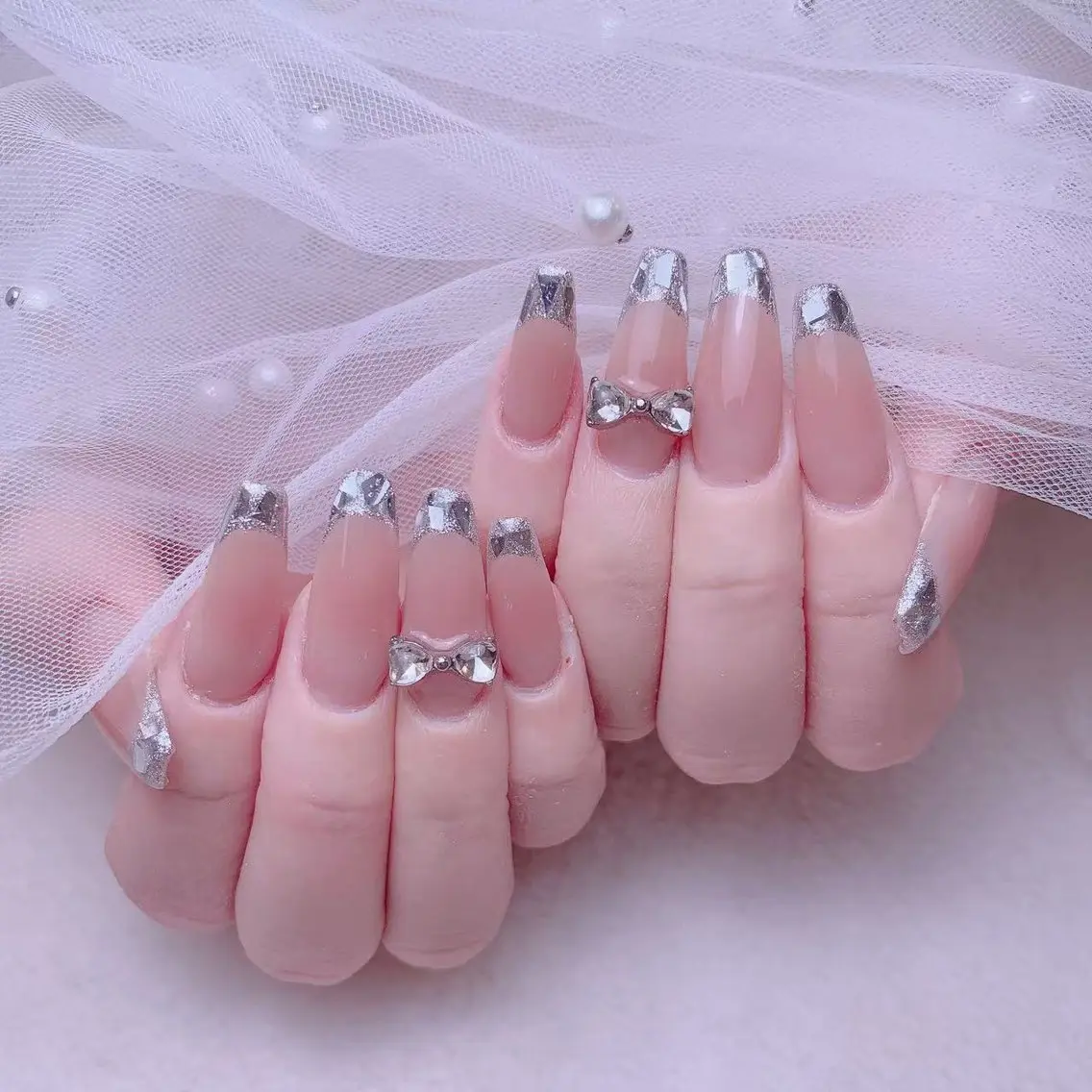 ネイル 長さ出し フレンチネイル ガラスフレンチ Amina nail salonのネイルデザイン