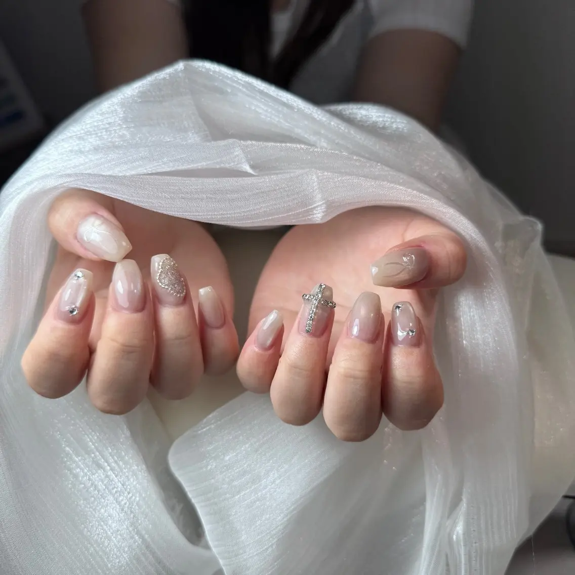 ネイル チークネイル フレンチネイル グラデーション 韓国ネイル マグネットネイル ハンドネイル Hana Nailのネイルデザイン