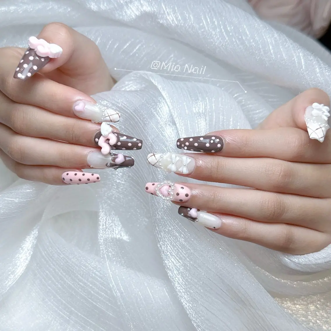 ネイル バレンタイン Mio Nailのネイルデザイン