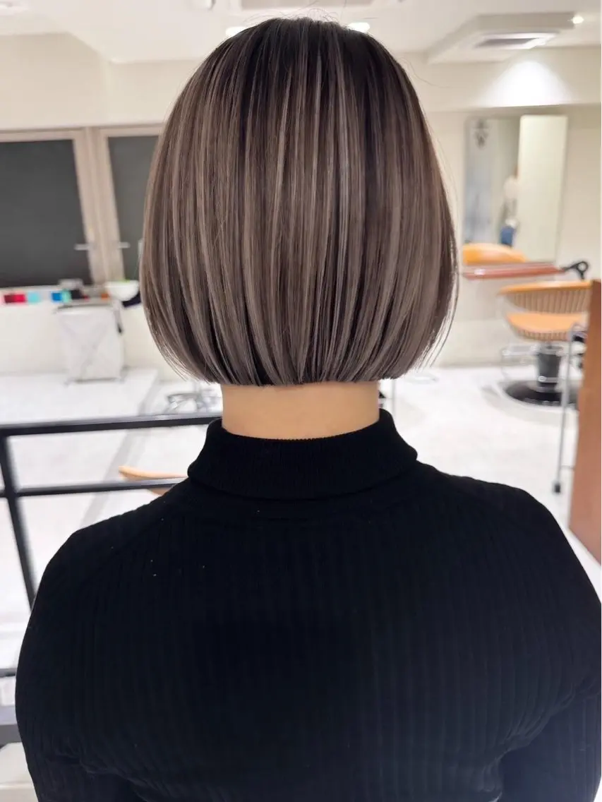 ショート ボブ ハイライト カット 小顔ボブ jilblanカホのヘアスタイル