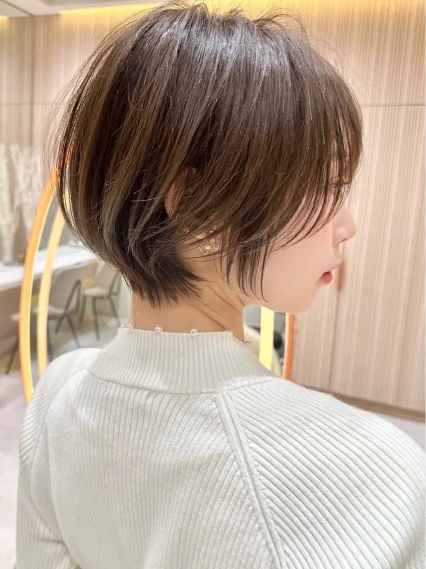 ショート カラー カット ヘアカラー トリートメント 縮毛矯正✨🫧 レイヤー川村利幸のヘアスタイル