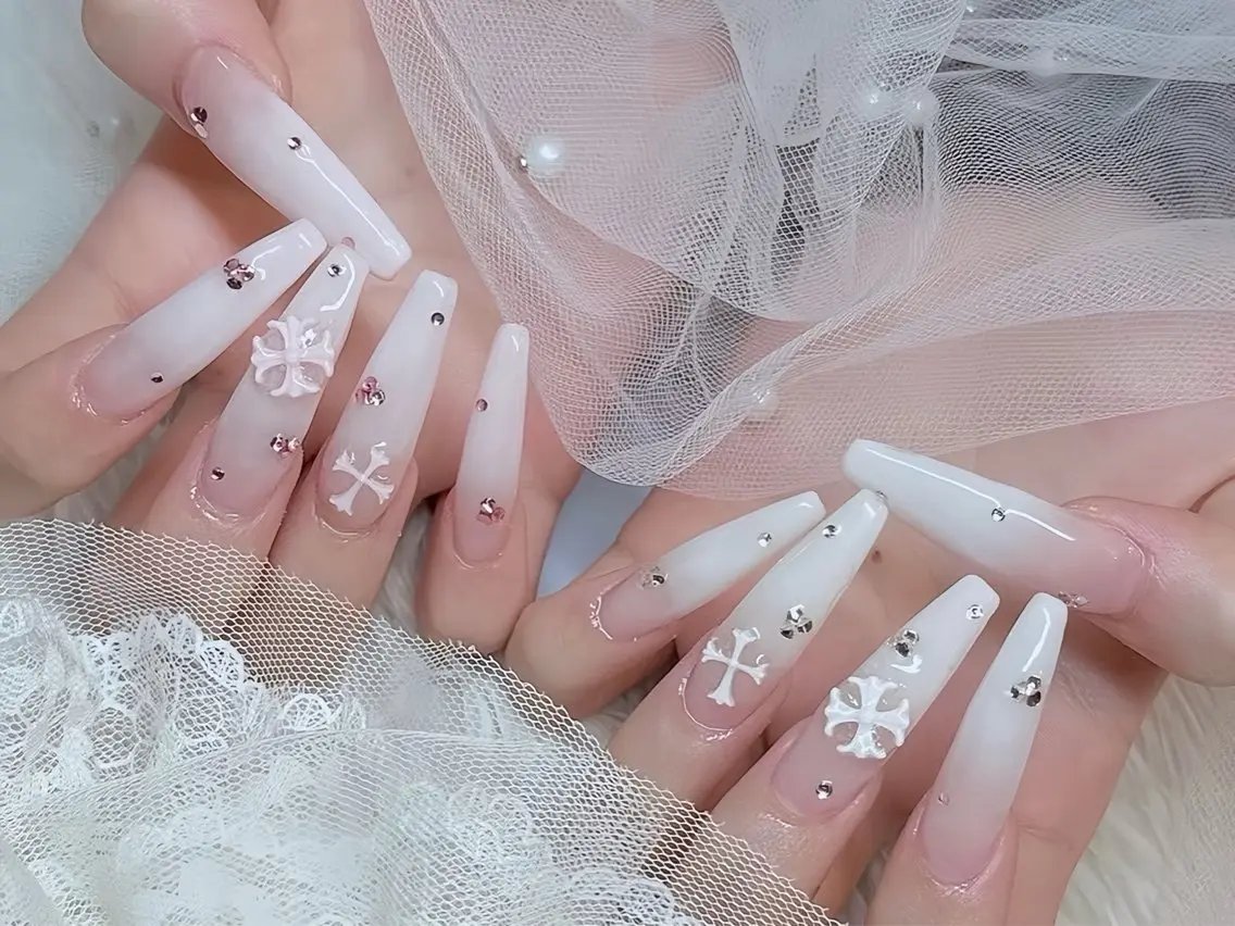 ネイル オーロラネイル チークネイル 桜ネイル クリアネイル ドット ハンドネイル Rin Nail Shinokuboのネイルデザイン