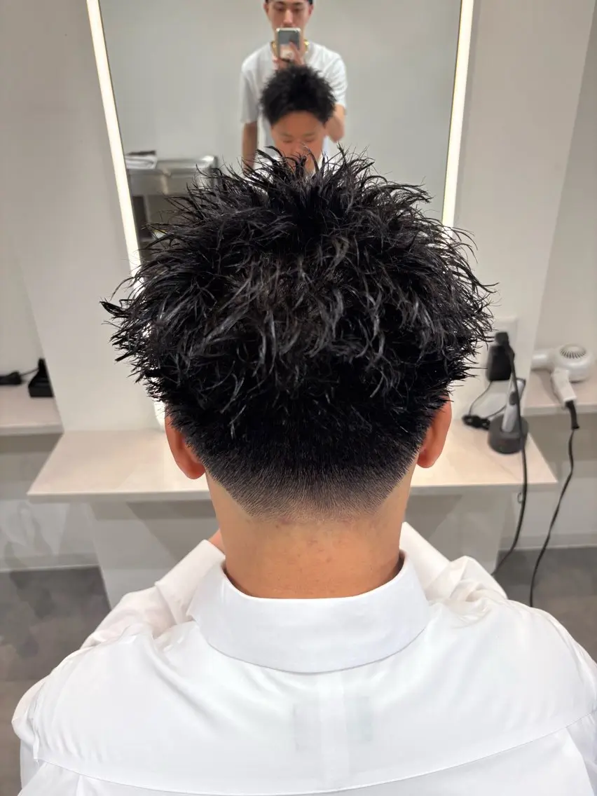 ショート パーマ メンズ フェードカット メンズパーマ カット パーマ 深澤 知樹のヘアスタイル