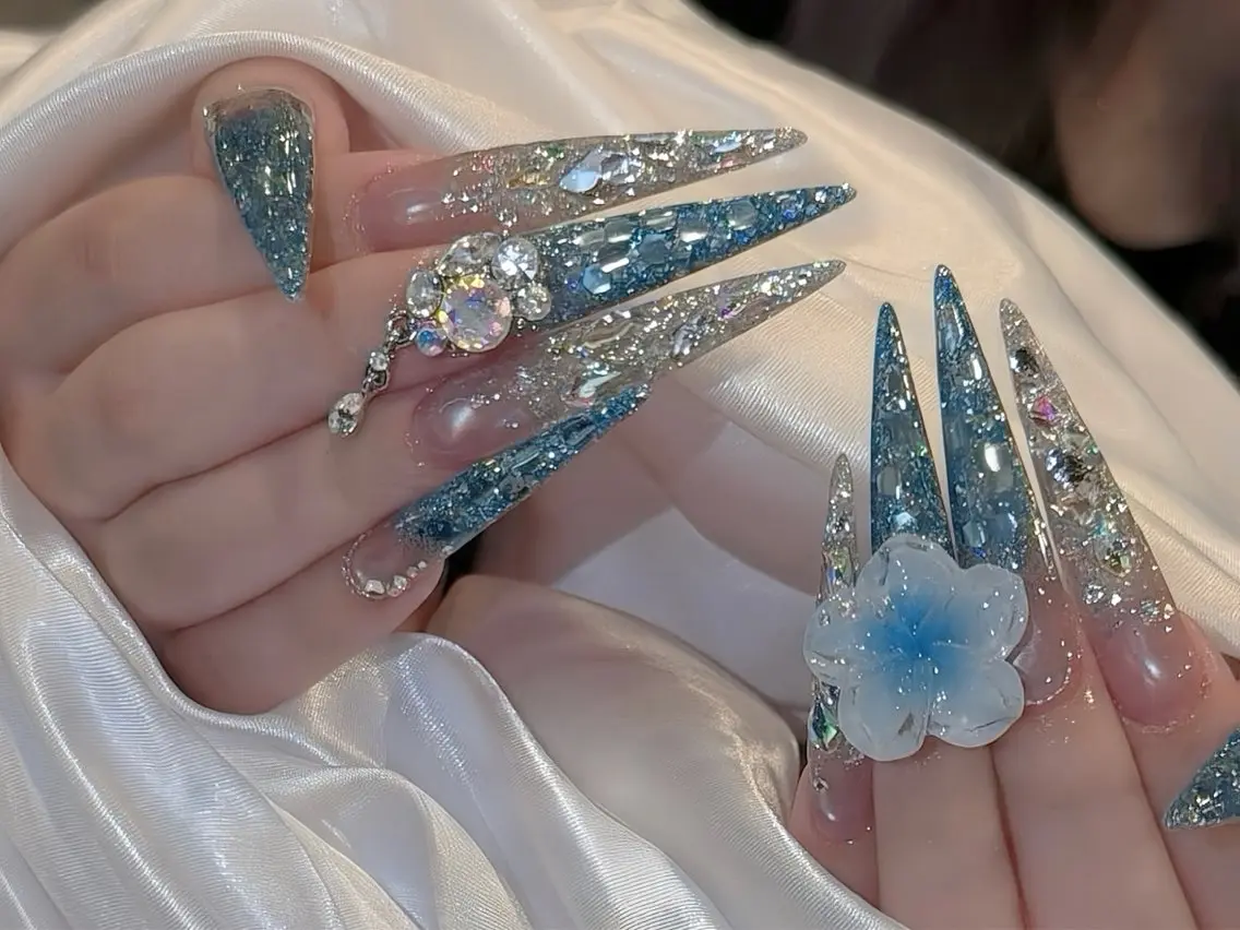 ネイル オーロラネイル チークネイル 桜ネイル クリアネイル ドット ハンドネイル Rin Nail Shinokuboのネイルデザイン