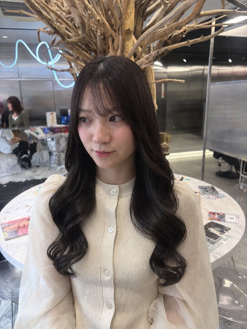 ロング カラー ヘアアレンジ サナ🎀髪質改善 /ハイトーンのヘアスタイル
