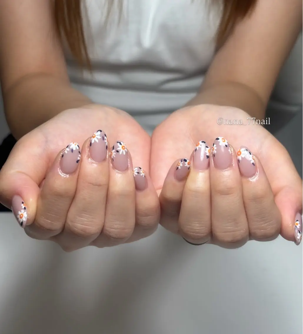 ネイル ハンドネイル Nana .⋆𝜗𝜚のネイルデザイン