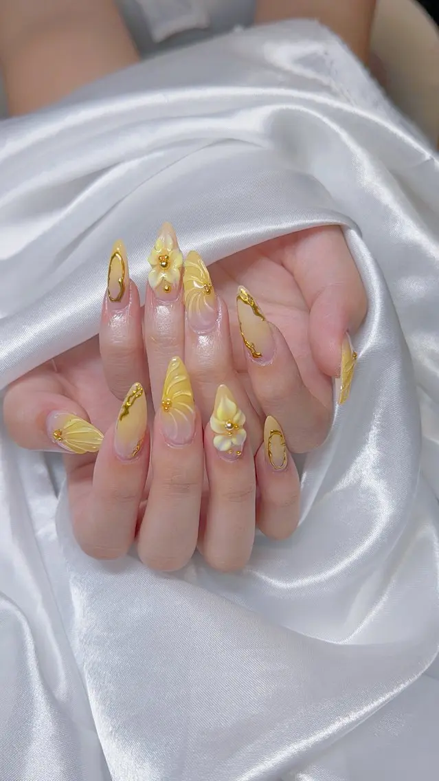 ネイル KIRA LILYのネイルデザイン