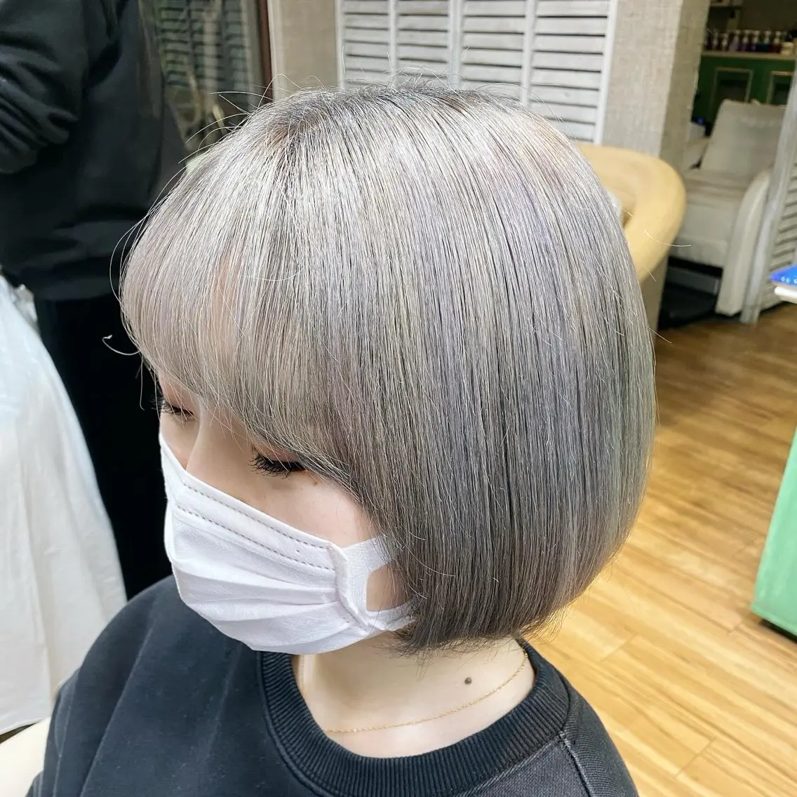 ミディアム カラー ブリーチ 透明感カラー ダブルカラー シルバー Men's Rico Chihayaのヘアスタイル