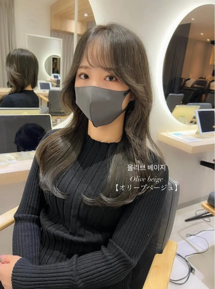 セミロング カラー ベージュカラー グレージュ インナーカラー ミルクティーベージュ 顔まわりレイヤー カット ヘアカラー トリートメント 韓国🇰🇷レイヤー 映える顔周り🩷のヘアスタイル