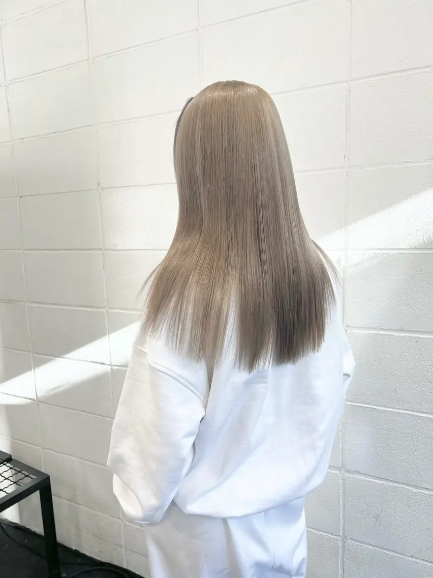 セミロング カラー ベージュカラー ブリーチ ケアブリーチ ダブルカラー ハイトーンカラー HARU//原宿🤍 リピート率NO.1のヘアスタイル