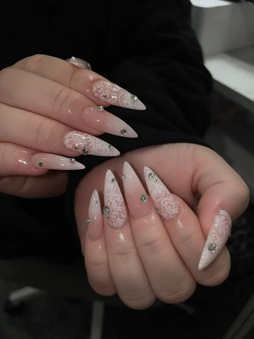 ネイル ガーリー ハート 韓国ネイル ニュアンスネイル リボン ハンドネイル Sora nail 長さ出し専門店のネイルデザイン