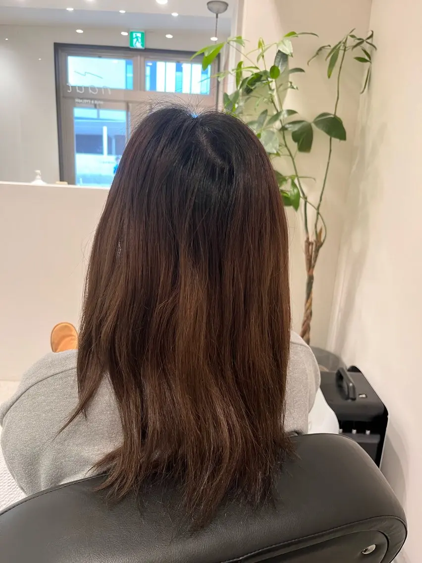セミロング くせ毛 新徳 りえのヘアスタイル