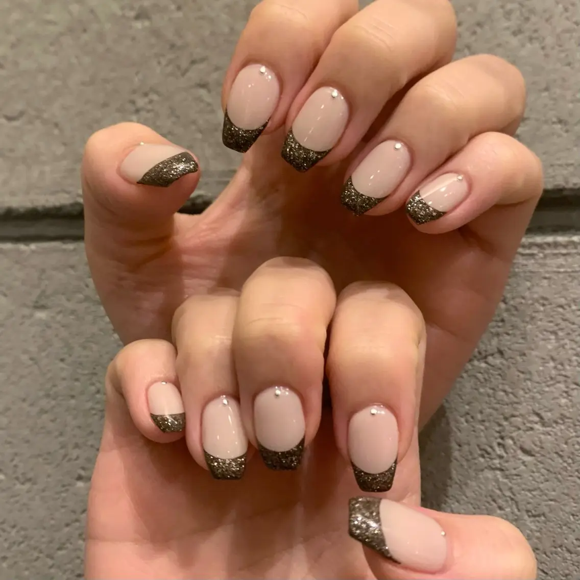 【hand】ベースカラーありフレンチネイル(オフ込)の写真