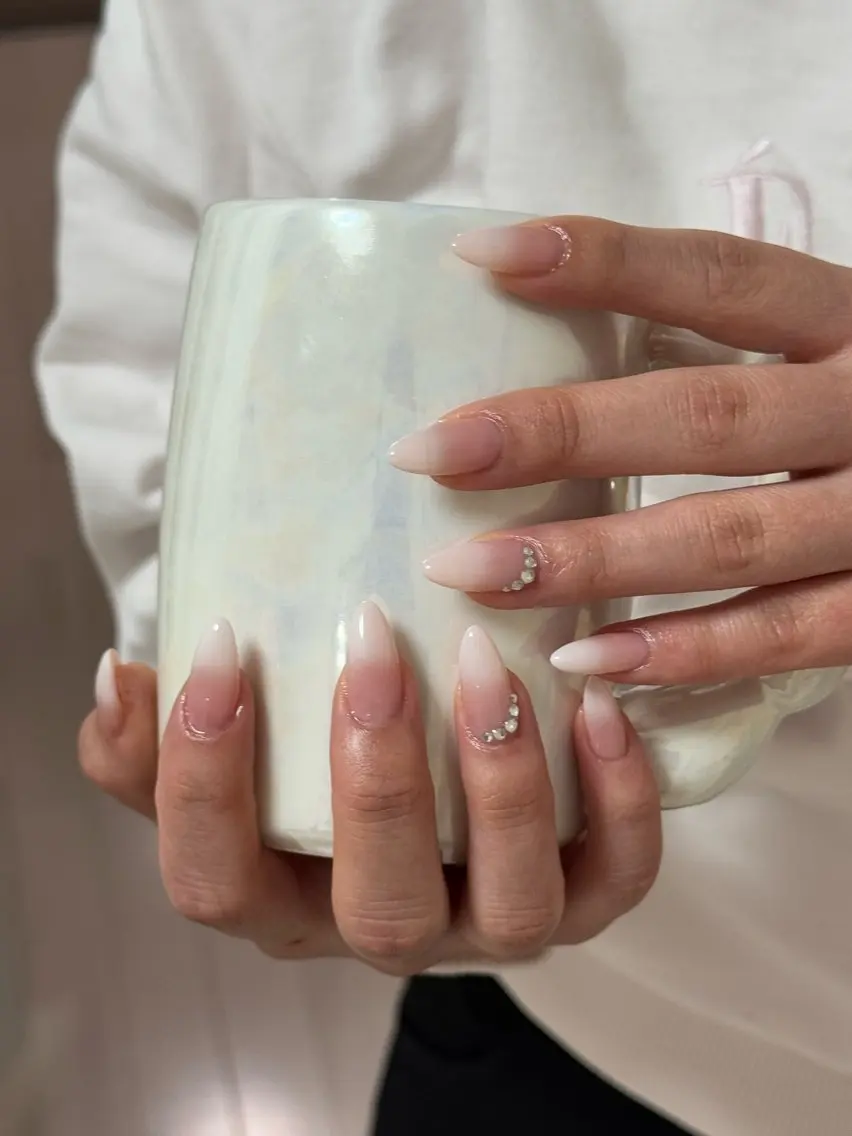 ネイル アートネイル フットネイル ジェルネイル ニュアンスネイル パラジェル ハンドネイル 🎀🎀YooLi Nail Salonのネイルデザイン