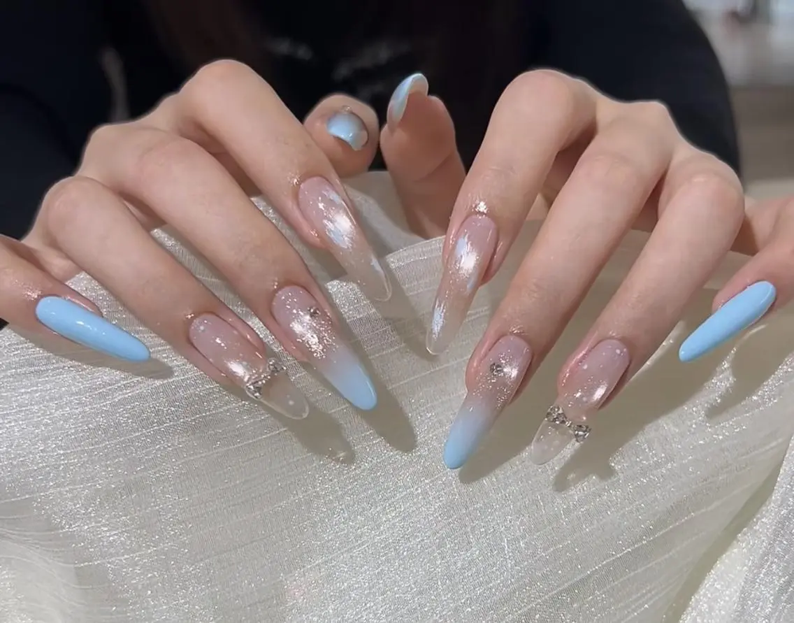 マツエク・マツパ 付け放題 成人式 韓国風マツエク ワンホンマツエク Kana🌻マツエク &Nailサロン💛のネイルデザイン