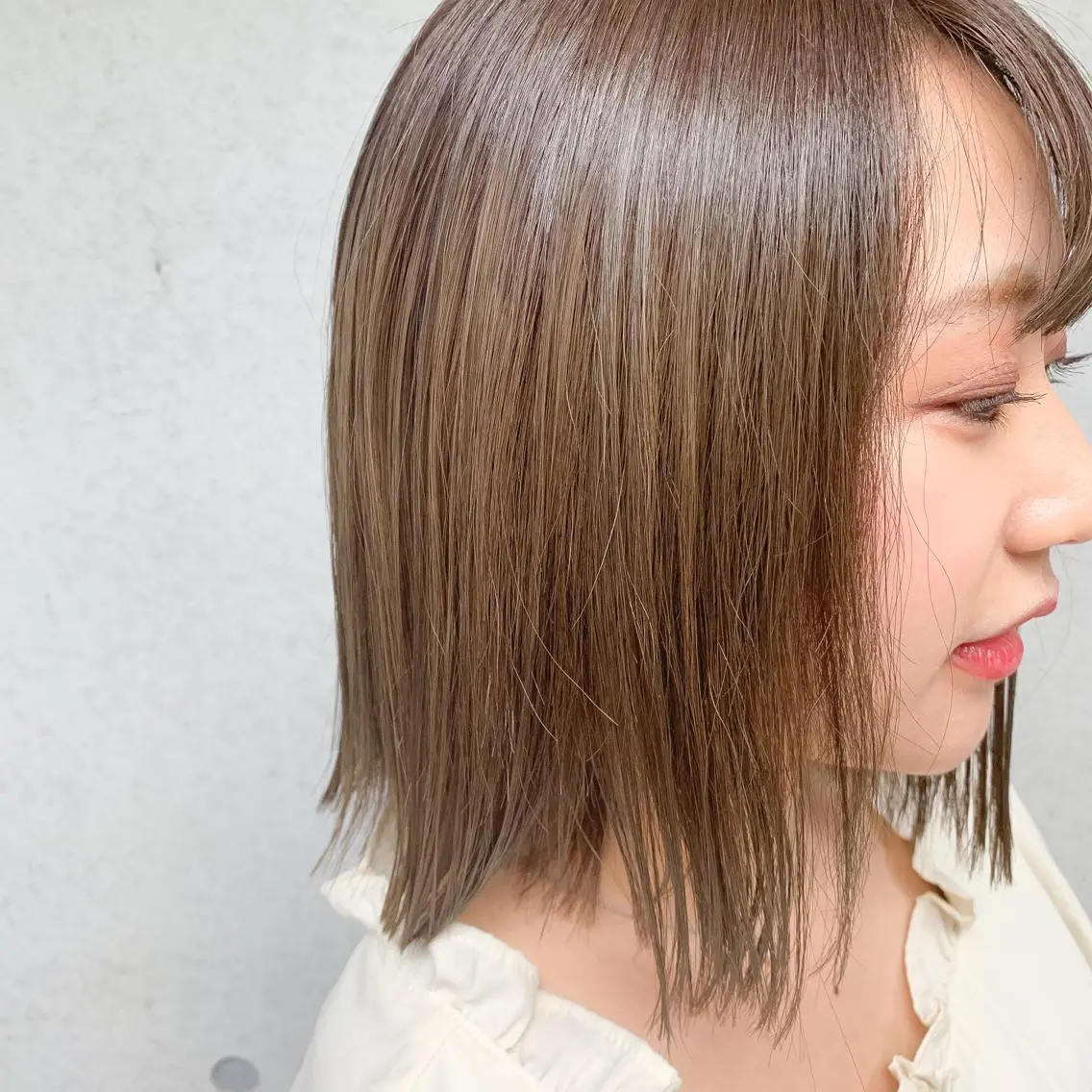 ミディアム カラー ベージュカラー オリーブベージュ ViaLa Hair 🌈すずきたくむ✂︎のヘアスタイル