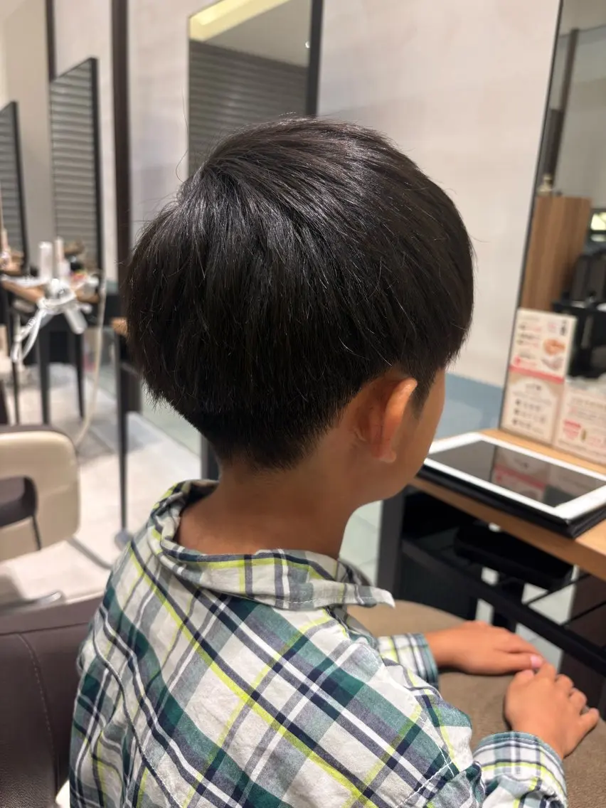 ショート メンズ ツーブロック 刈り上げ 西岡 希望のヘアスタイル