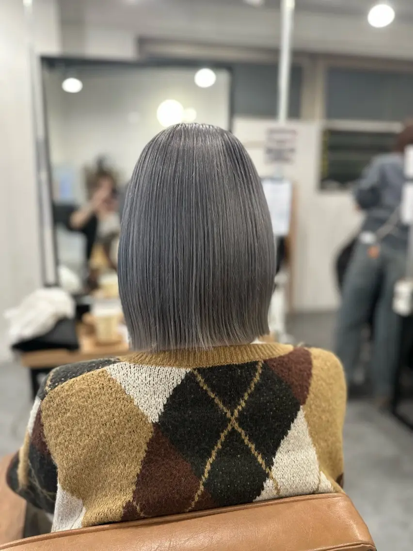 ショート カラー グレージュ シルバー シルバーグレージュ ヘアカラー トリートメント 特殊カラー特化 ✂️SHIAN フジのヘアスタイル