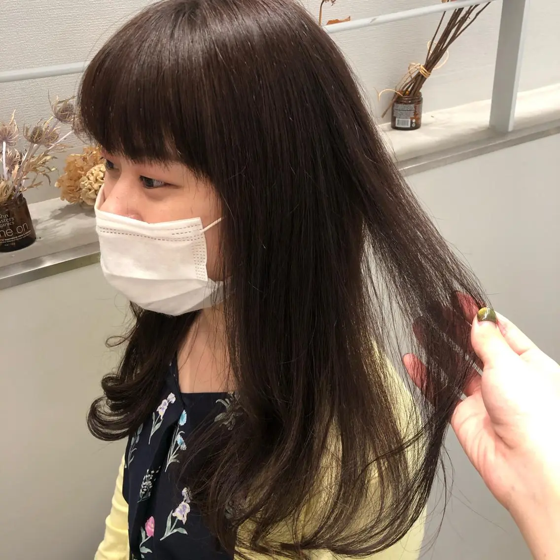 ロング カラー アッシュ ラベンダーカラー ラベンダーアッシュ カット ヘアカラー トリートメント 柏木 彩花のヘアスタイル