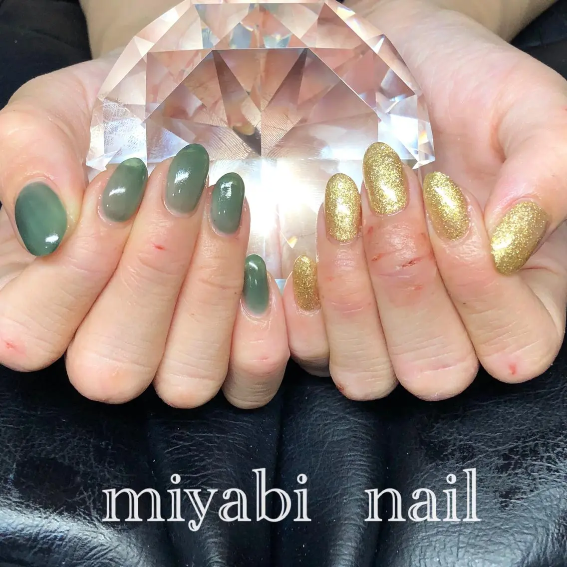 ネイル ジェルネイル ゴールド グリーン ラメ(グリッター) ショートネイル ハンドネイル miyabi nail 桂川駅近くのネイルデザイン