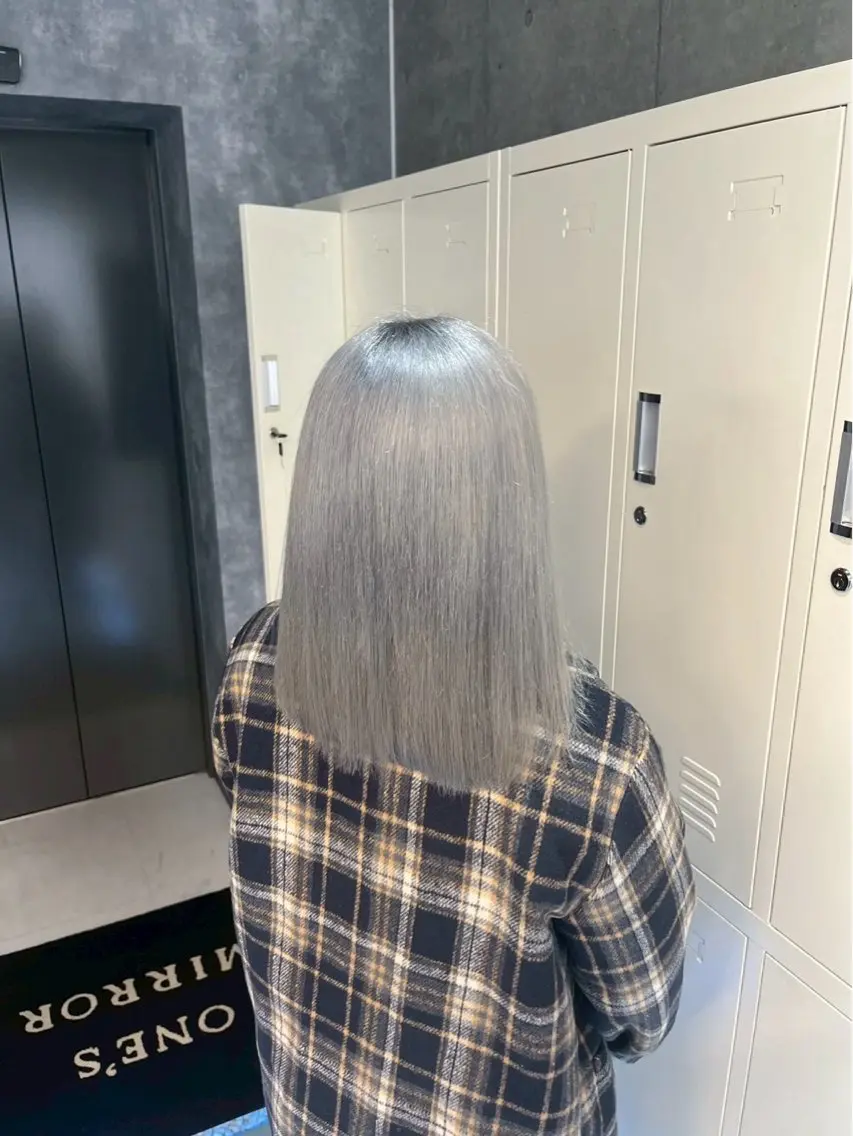 セミロング カラー 🌈推し活ハイトーン 🩵荒川結星のヘアスタイル