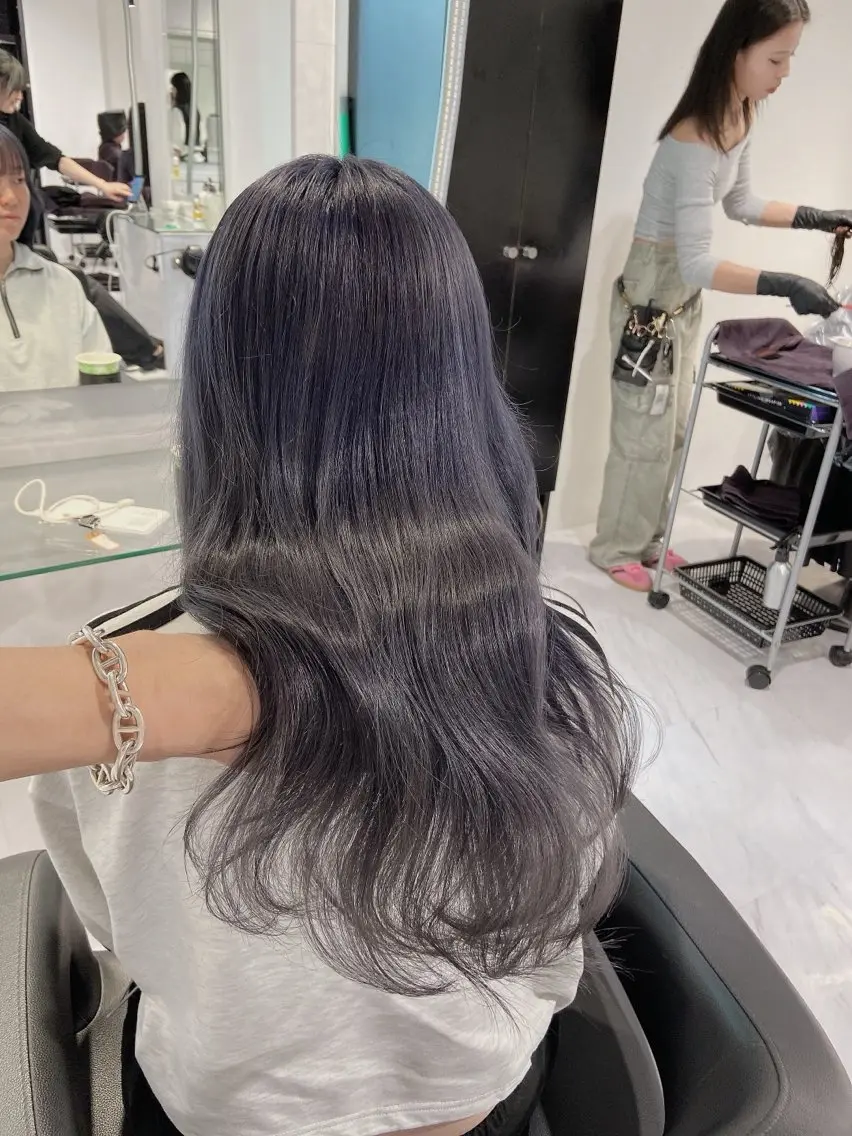 セミロング カラー センターパート特化 井上健太のヘアスタイル