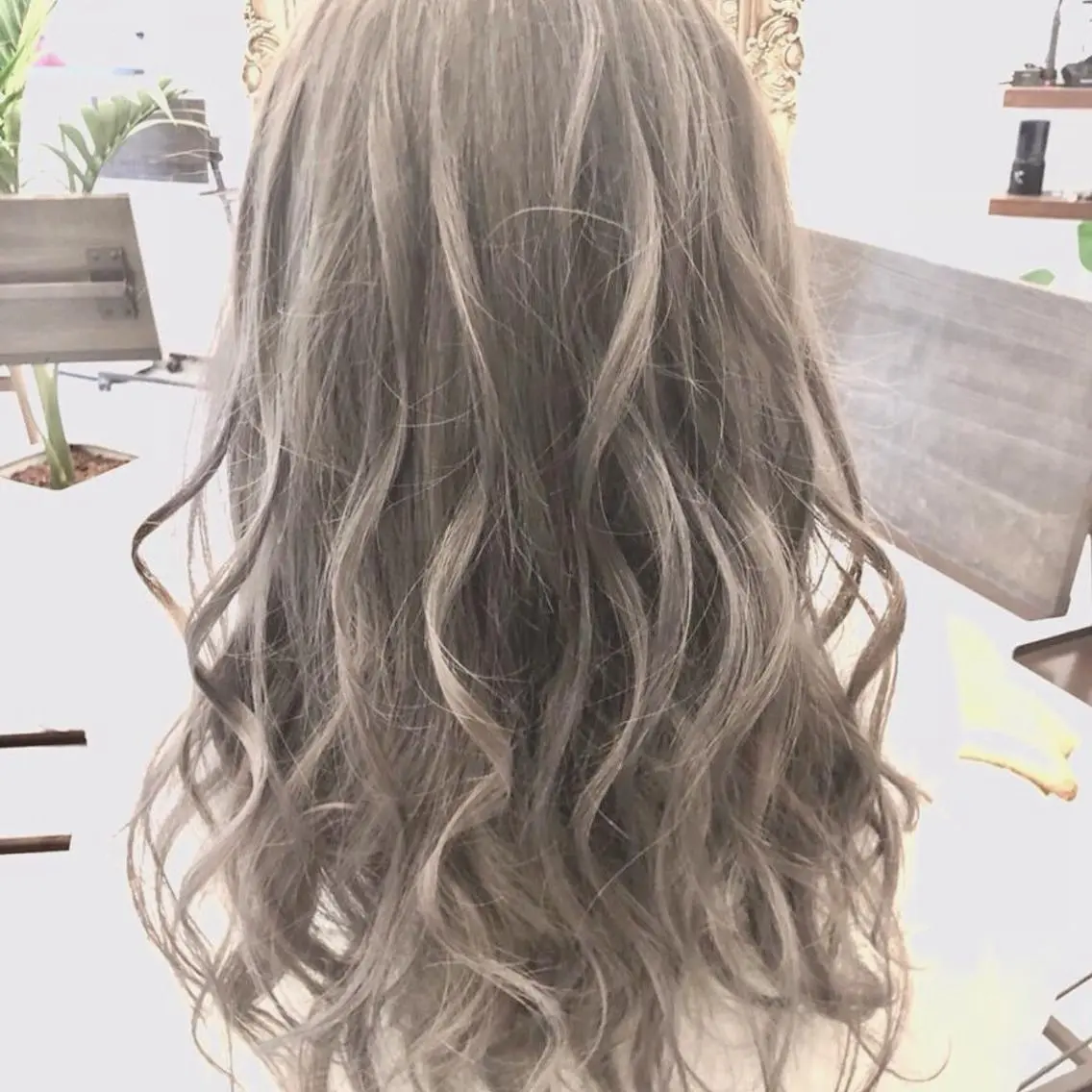 ロング ハイトーン得意😍 Lumiereのヘアスタイル