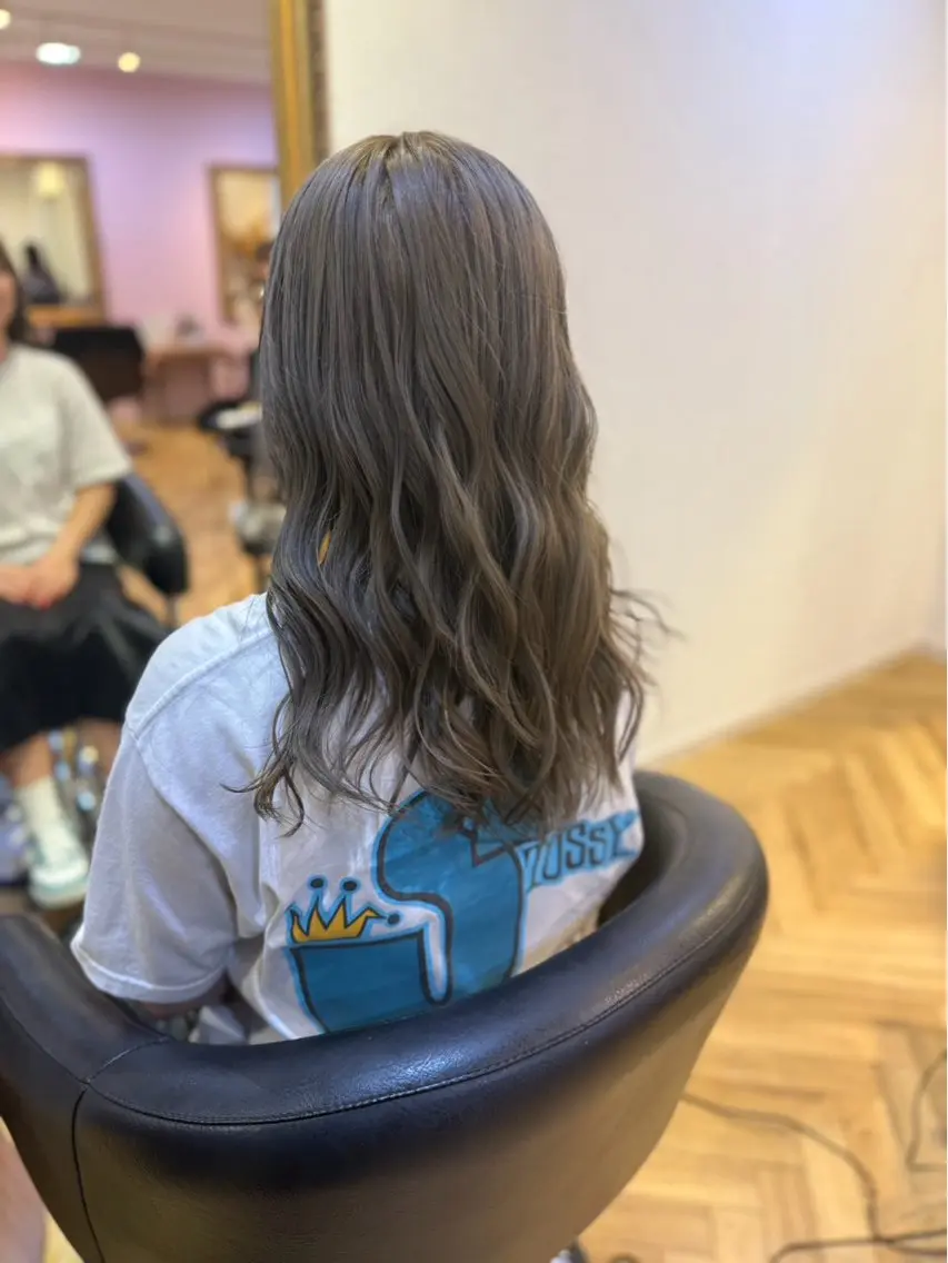ロング カット ヘアカラー 透明感カラー✂️ 竹内七渚のヘアスタイル
