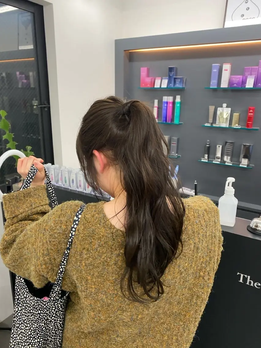 ロング カラー ヘアアレンジ ブラウンカラー オリーブブラウン 顔周りカット 韓国風ヘア レイヤーカット カット ヘアカラー 江坂トレンド韓国風 髪質改善shinoのヘアスタイル