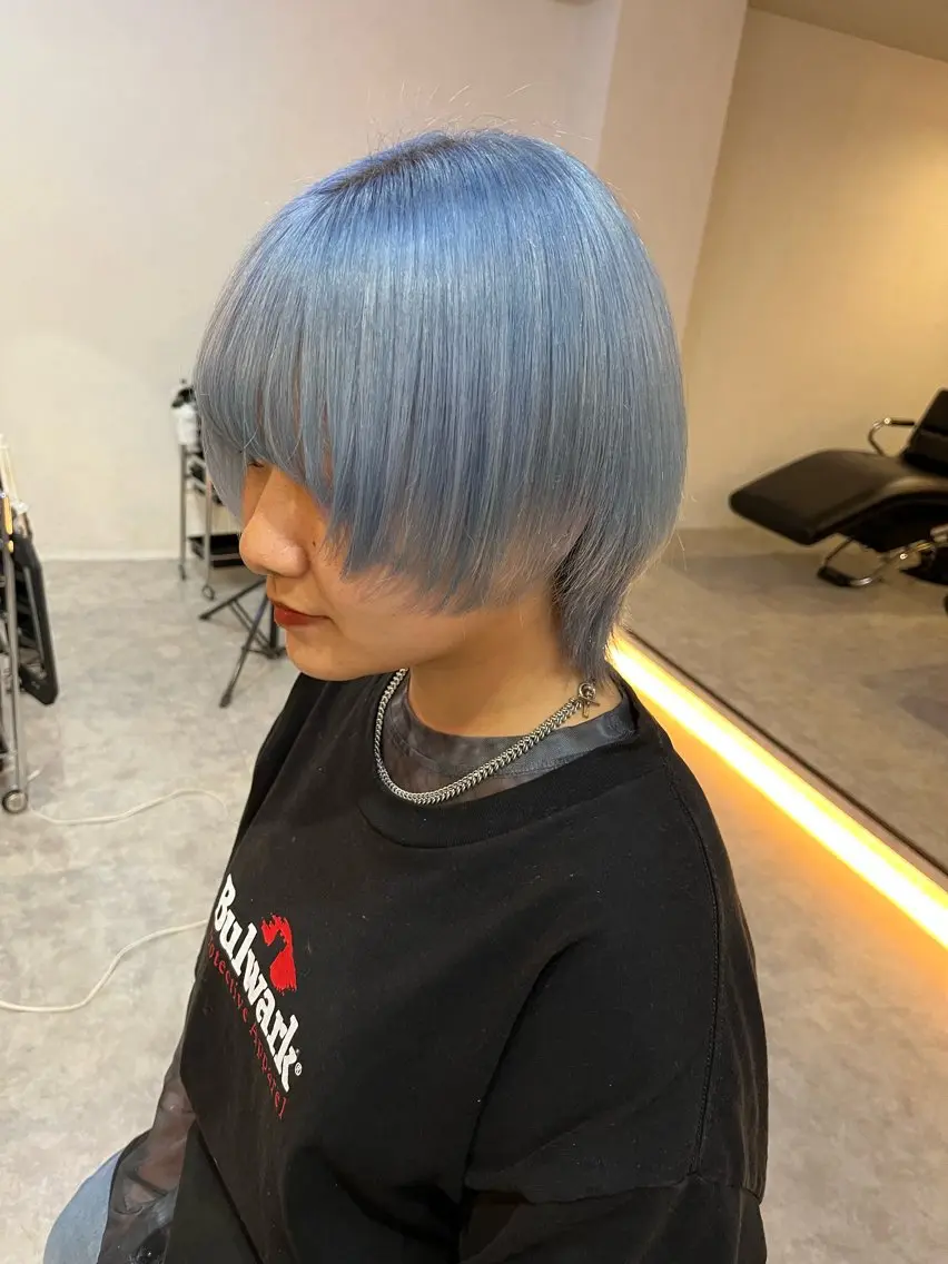 カラー ブルーカラー LUXIEL みづきのヘアスタイル