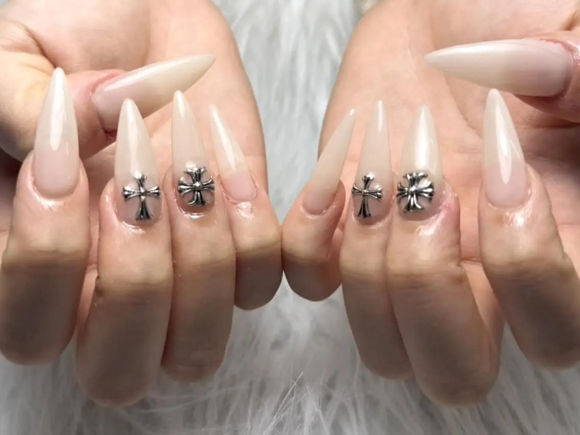 ネイル ナナ1級ネイリスト✨ PEEKABOOのネイルデザイン
