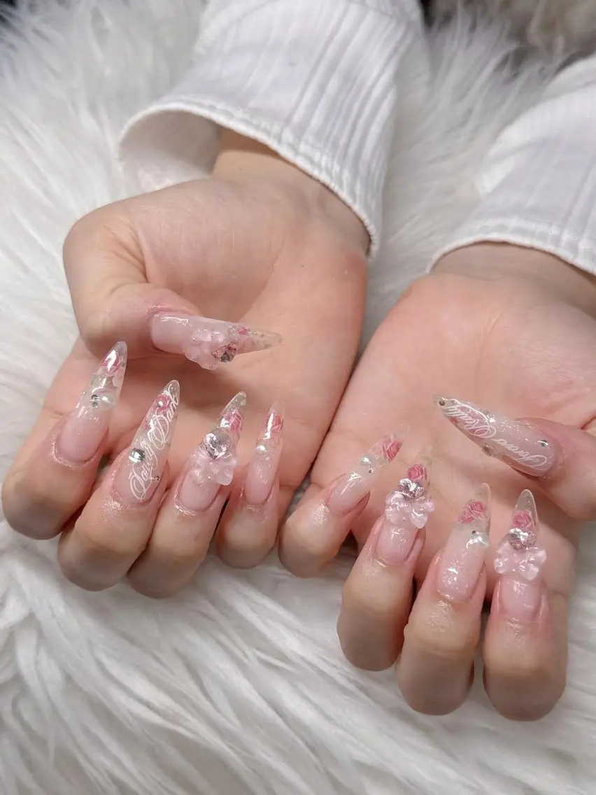 ネイル 長さ出し グラデーション 卒業式 キラキラネイル マグネットネイル ハンドネイル Lee Nailsのネイルデザイン