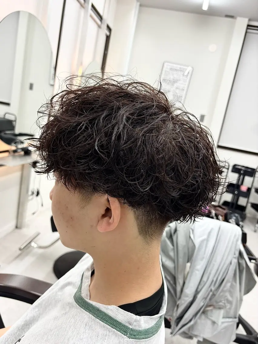 パーマ メンズ メンズパーマ メンズツイストパーマ ツイストパーマ カット パーマ KanedaRio パーマ/フェードのヘアスタイル