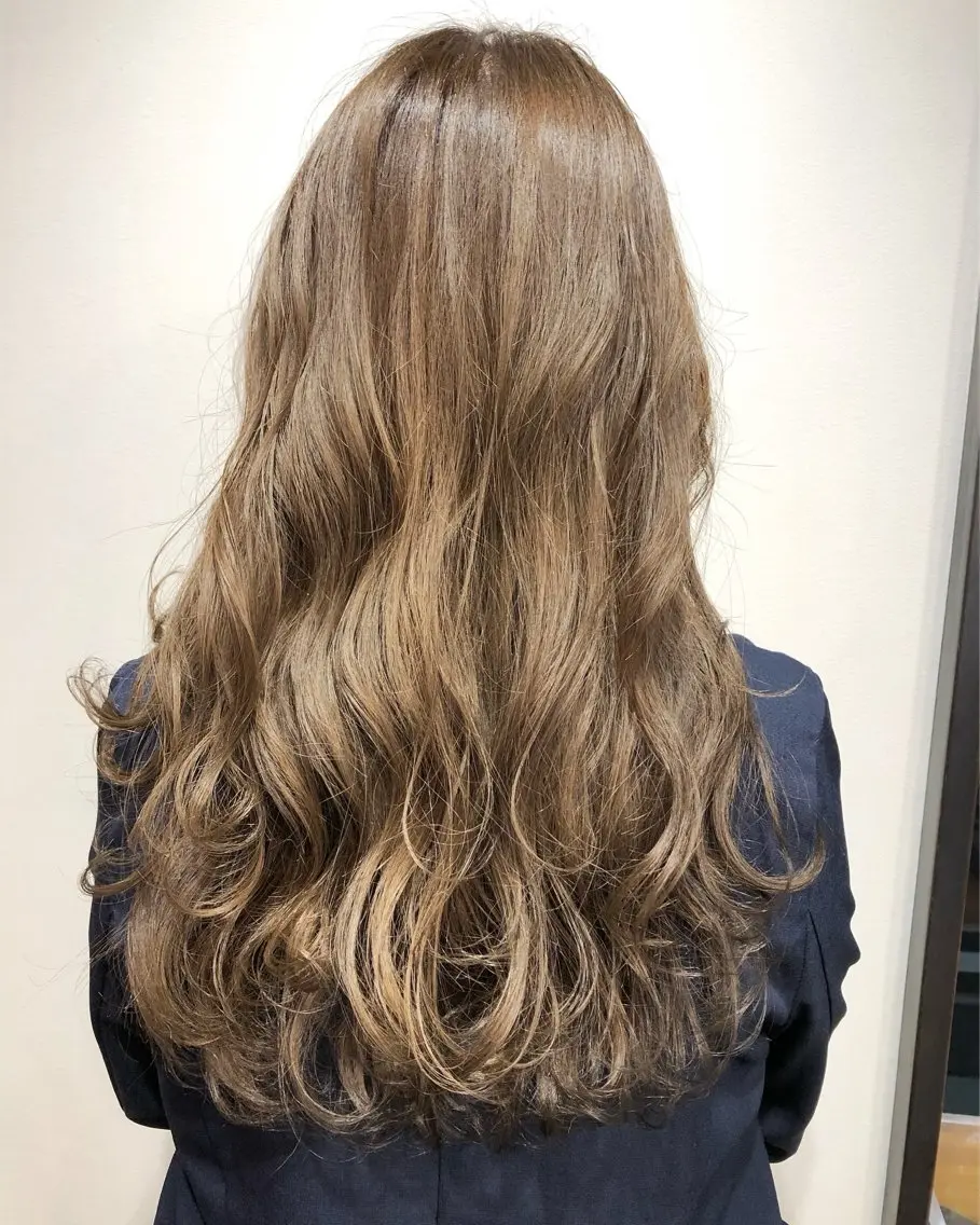 ロング カラー ベージュカラー イルミナカラー ヘアカラー トリートメント 成城美容室 YOSHIMURAのヘアスタイル