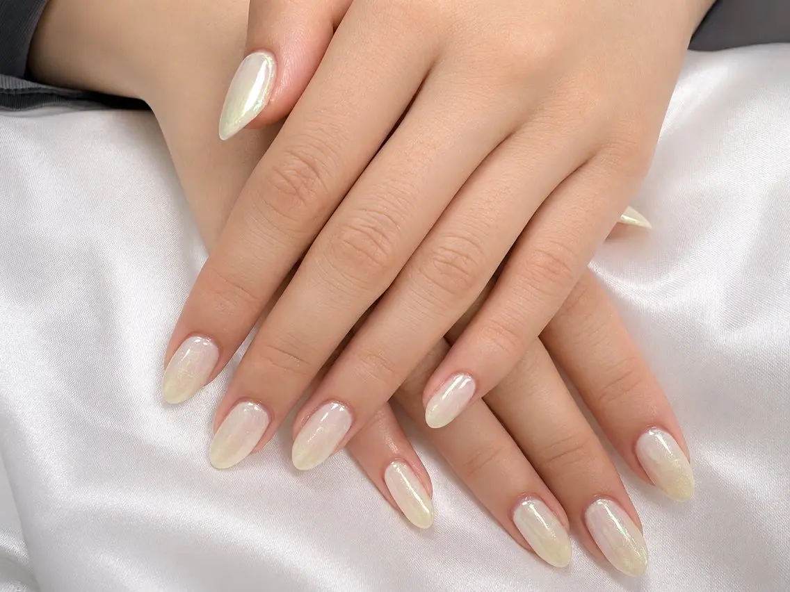 ネイル オーロラネイル シンプルネイル VI NAILのネイルデザイン