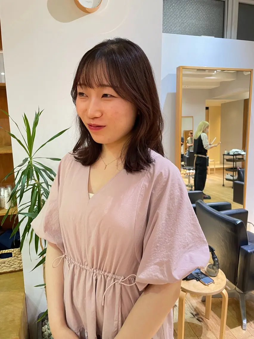 ミディアム くびれヘア 大橋 芽衣のヘアスタイル