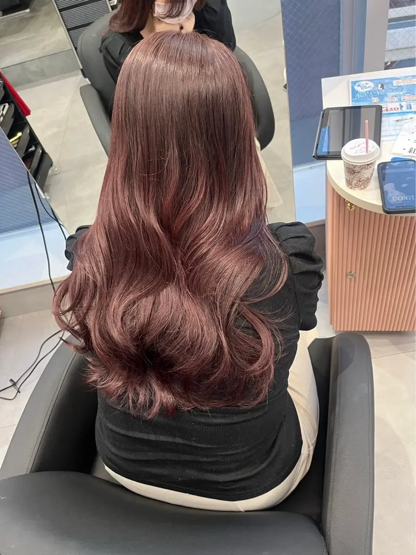 ロング カラー レッドカラー ヘアカラー 透明感カラー🫧 しゅうと/心斎橋のヘアスタイル