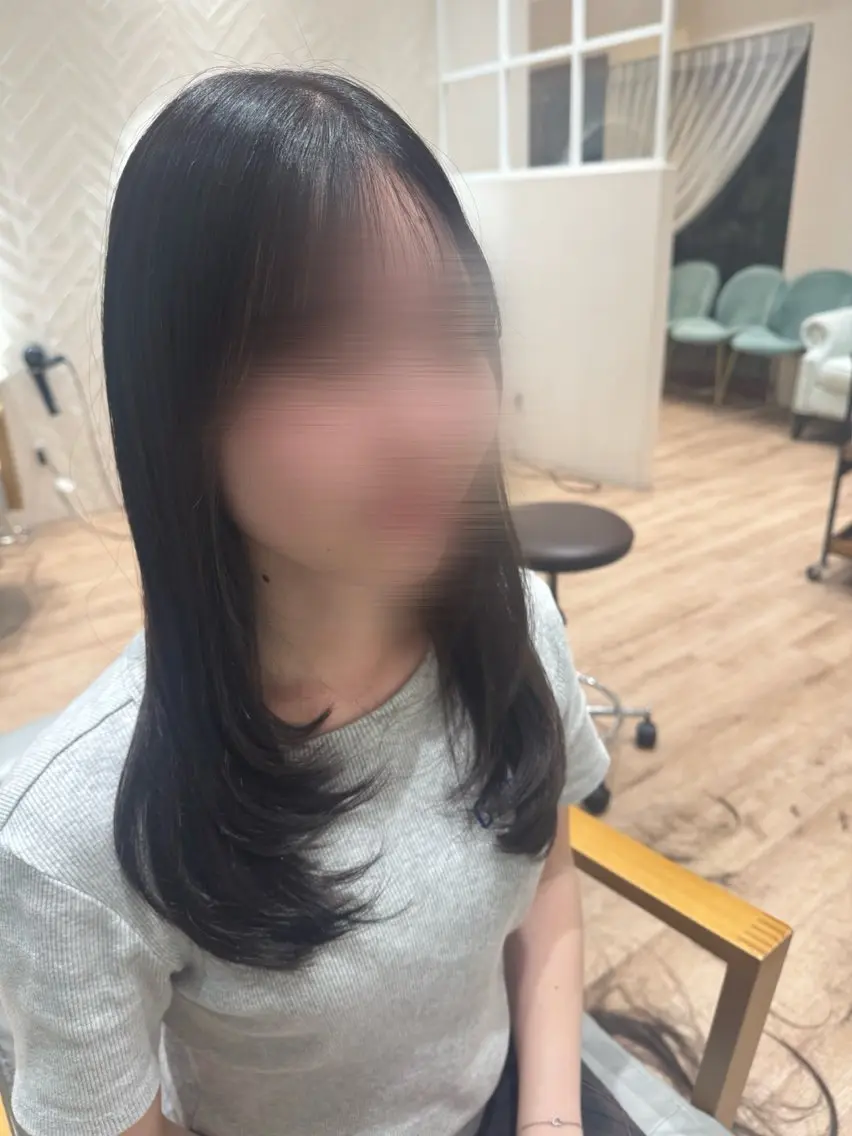 セミロング レイヤーカット カット 河添 麗菜のヘアスタイル