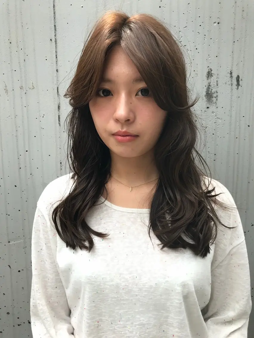 ミディアム カラー ベージュカラー ブリーチ ダブルカラー グレージュ カット ヘアカラー トリートメント 赤み消しカラー/ ミントカラー/トモキのヘアスタイル